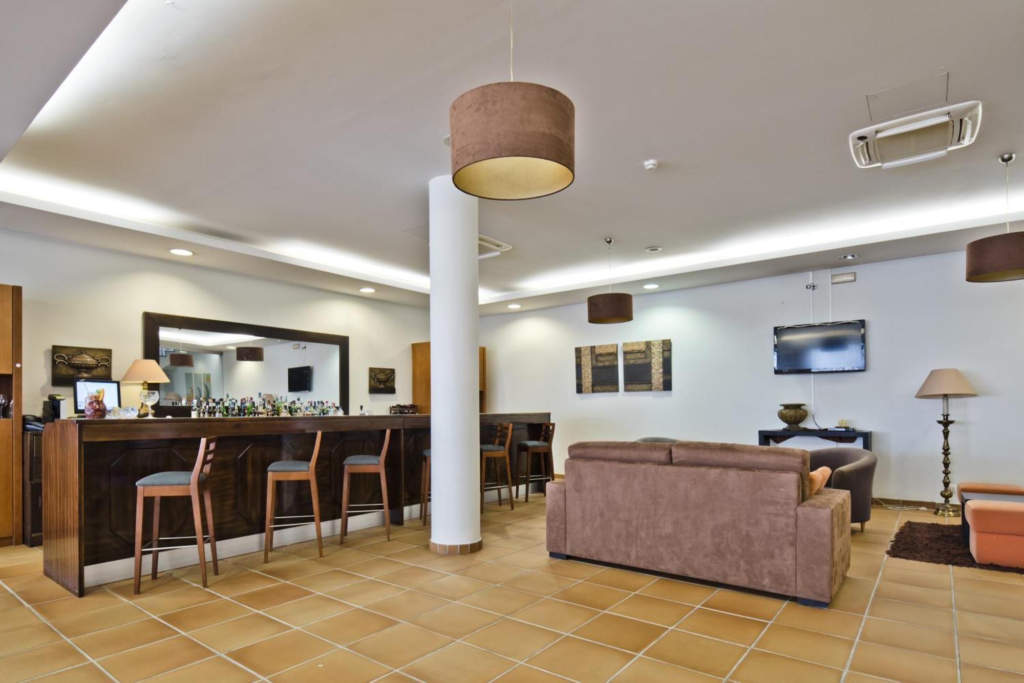 Lam Hotel Estarreja Eksteriør billede